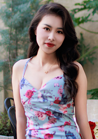 Gorgeous member profiles: Haiyun from Nanjing, blue sapphires Asian member